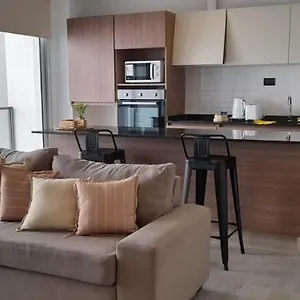 Hermoso Departamento Muy Bien Ubicado, Cercano Calle Aristides Apartamento